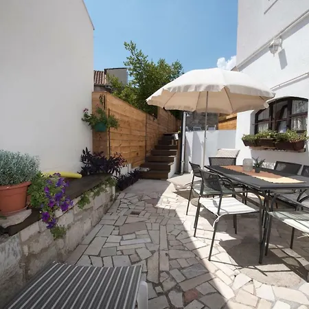 Elena Guest house