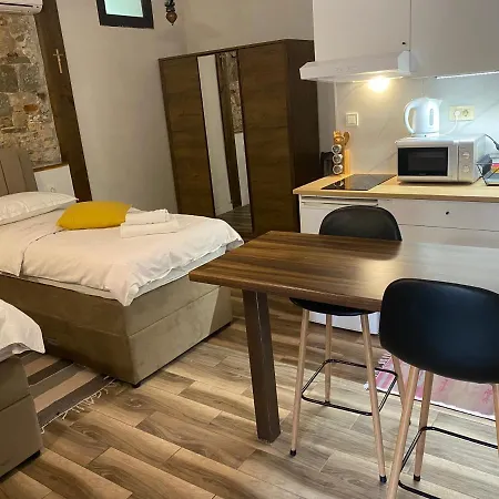 Πανσιόν Elena 3*